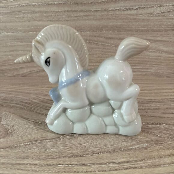 Vintage porcelain unicorn on clouds *rare find* - Picture 1 of 6